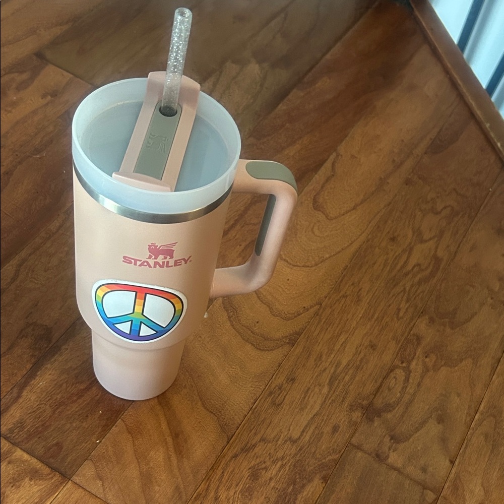 Stanley‎ Quencher H2.0 Tumbler In Oasis Peach (40 oz.)